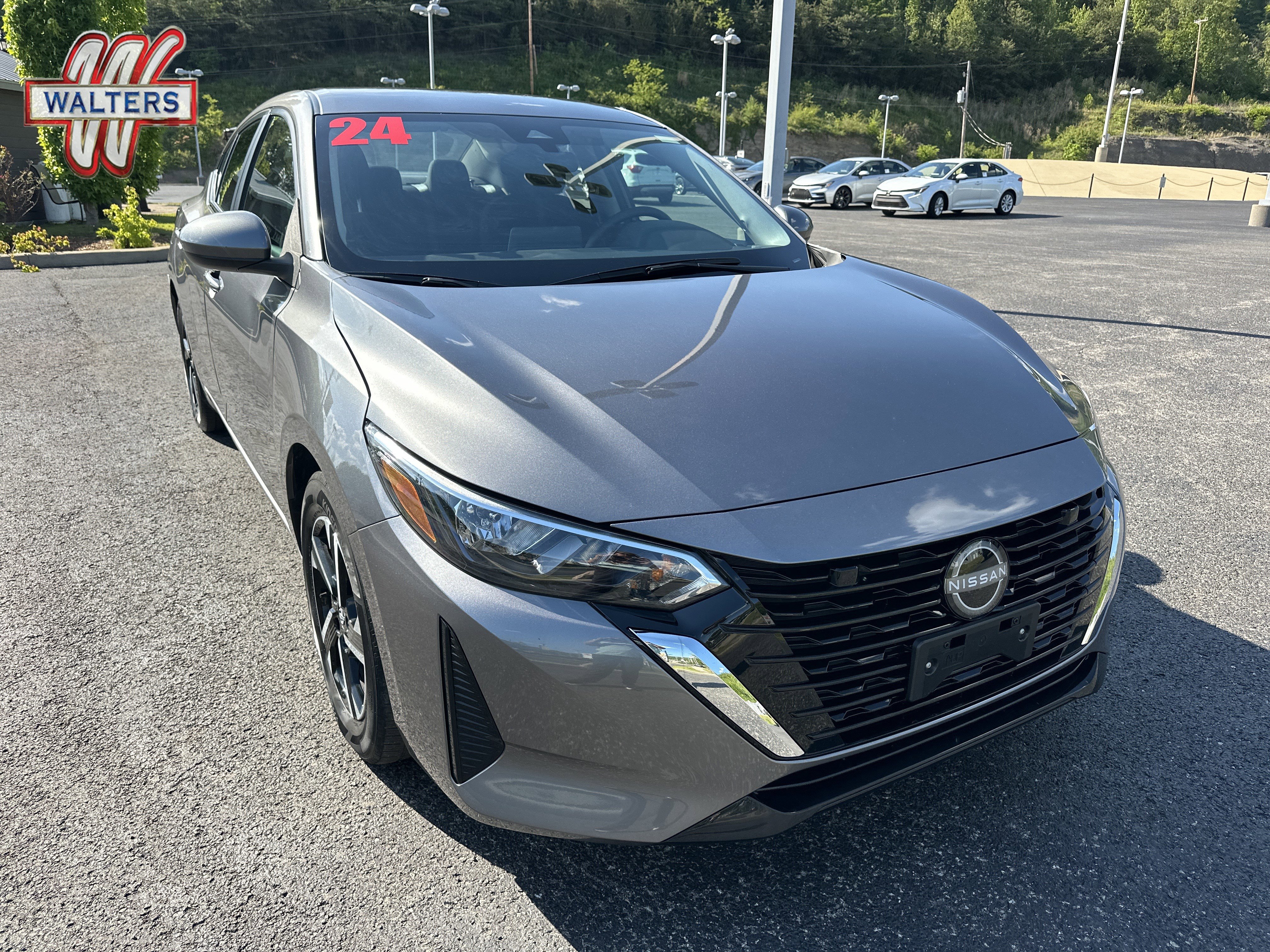 Used 2024 Nissan Sentra SV FWD image 1
