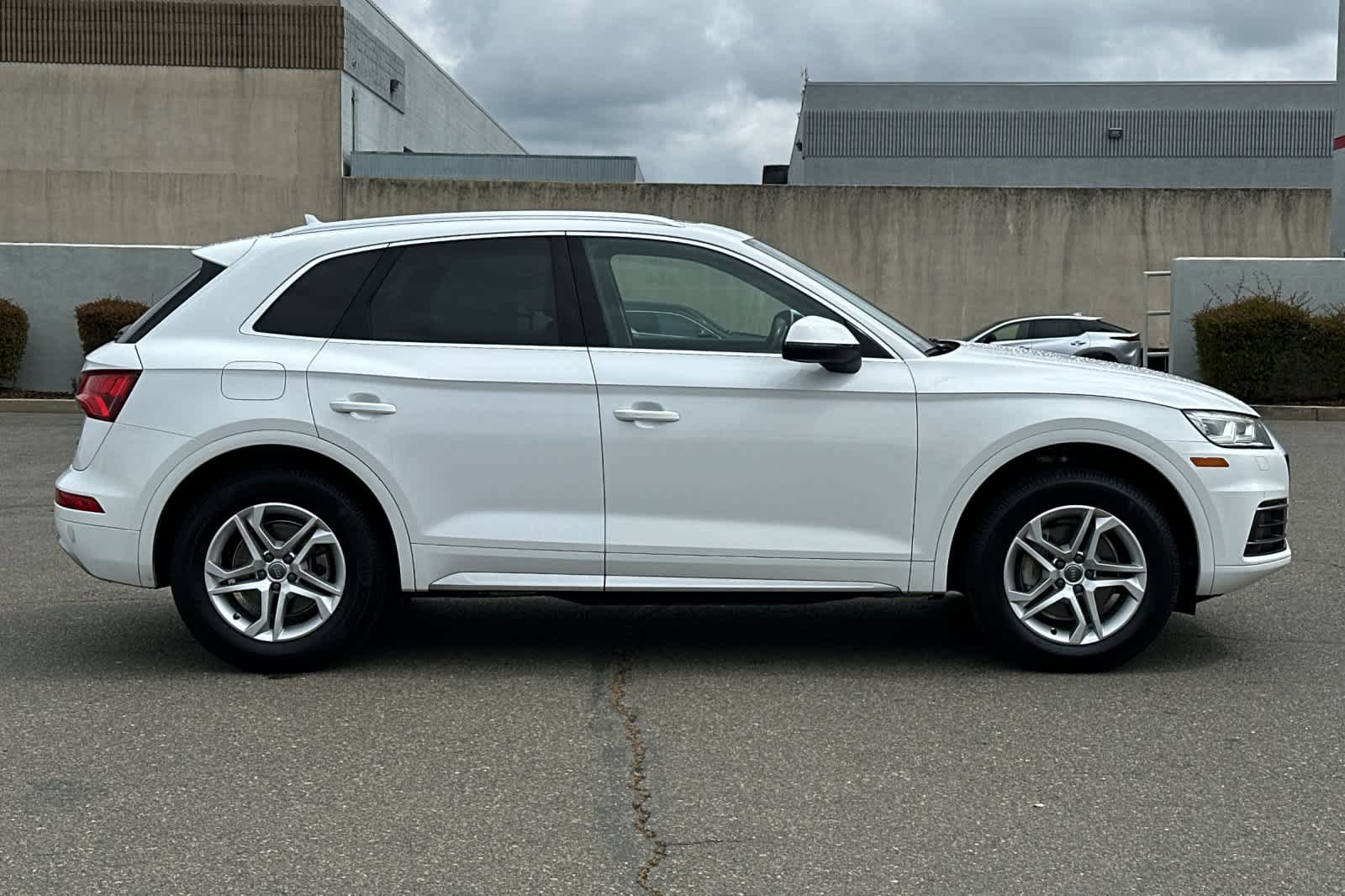 Used 2018 Audi Q5 2.0T Premium Plus w/ Premium Plus Package AWD/4WD image 6