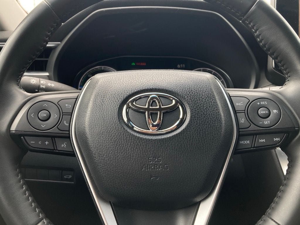 Certified 2024 Toyota Venza LE AWD/4WD image 19