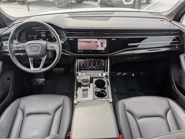 Used 2025 Audi Q7 3.0T Premium Plus image 16