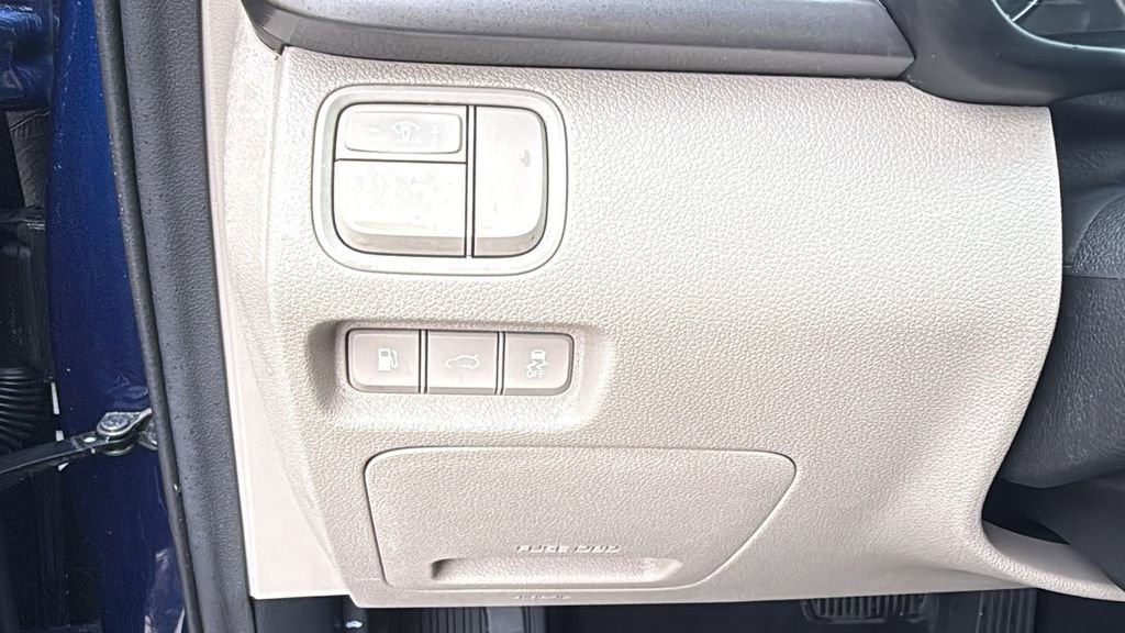 Used 2017 Kia Optima LX FWD image 35