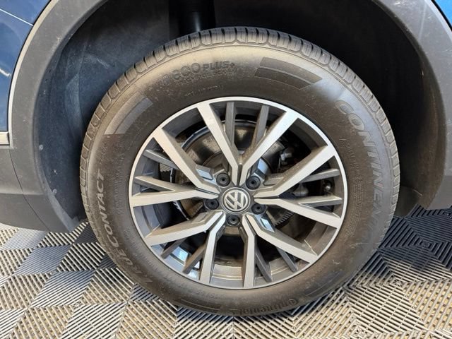Used 2020 Volkswagen Tiguan SE w/ 3rd Row Seat Package AWD/4WD image 45