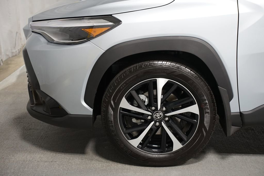 Used 2025 Toyota Corolla Cross AWD Hybrid w/ Convenience Package image 5