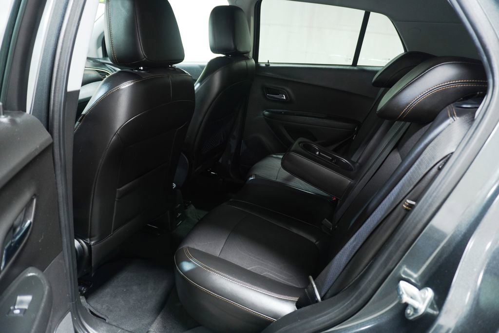 Used 2019 Chevrolet Trax LT w/ LT Convenience Package AWD/4WD image 12
