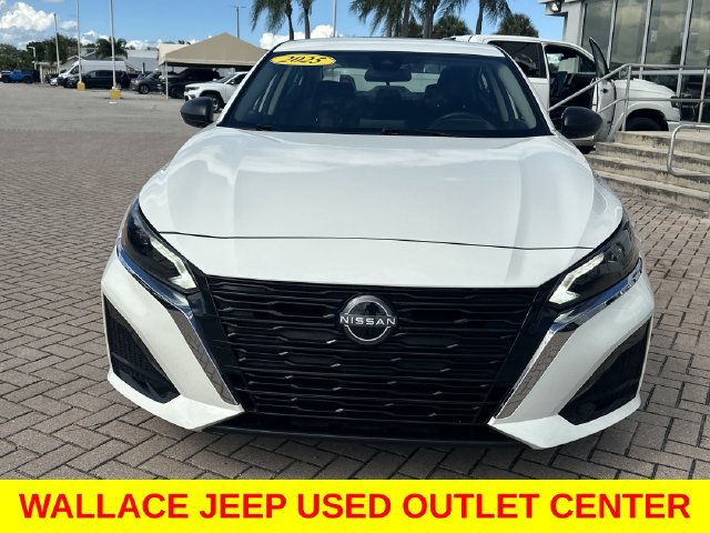 Used 2025 Nissan Altima 2.5 SV FWD image 4