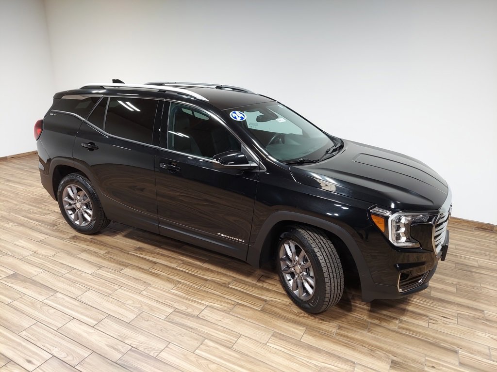 Used 2024 GMC Terrain SLT image 15