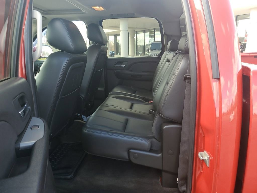 Used 2014 Chevrolet Silverado 2500 LTZ w/ LTZ Plus Package image 6