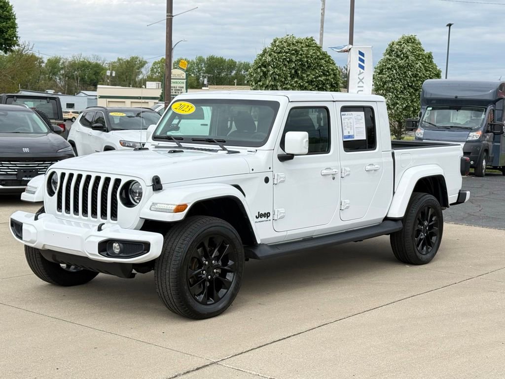 Used 2023 Jeep Gladiator Overland AWD/4WD image 3