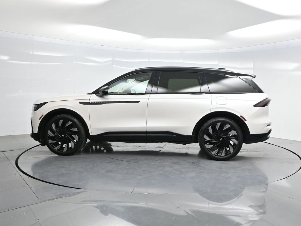 Used 2025 Lincoln Nautilus Reserve w/ Jet Appearance Package image 34