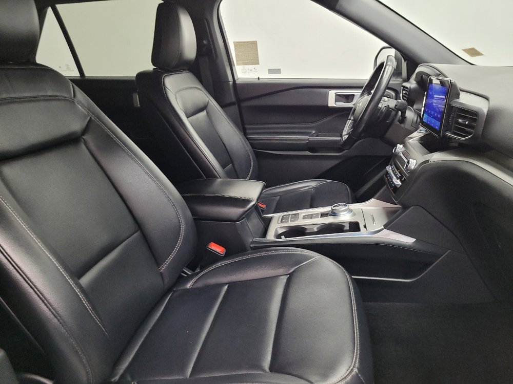 Used 2020 Ford Explorer XLT w/ Equipment Group 202A image 21