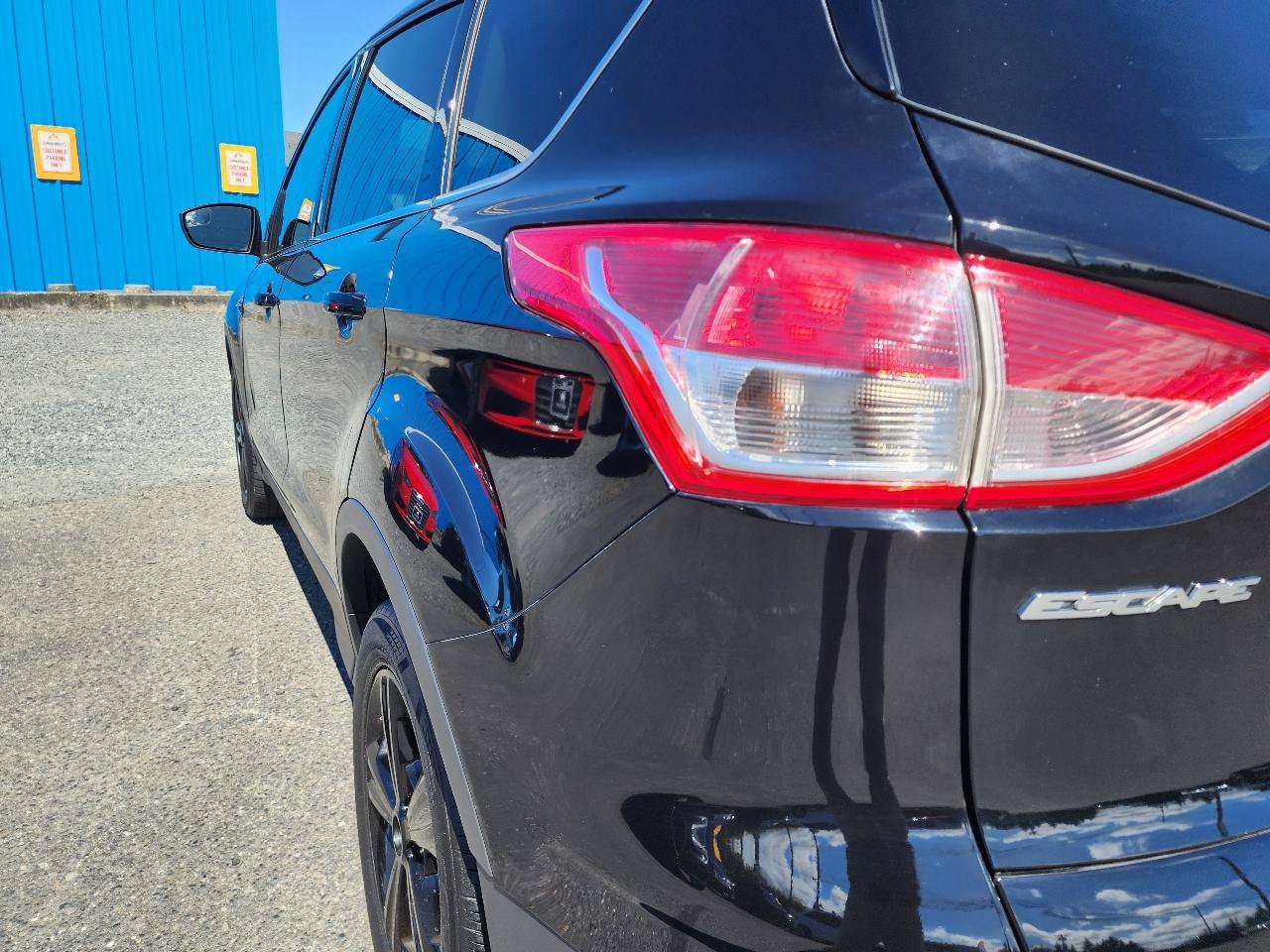 Used 2016 Ford Escape SE AWD/4WD image 36