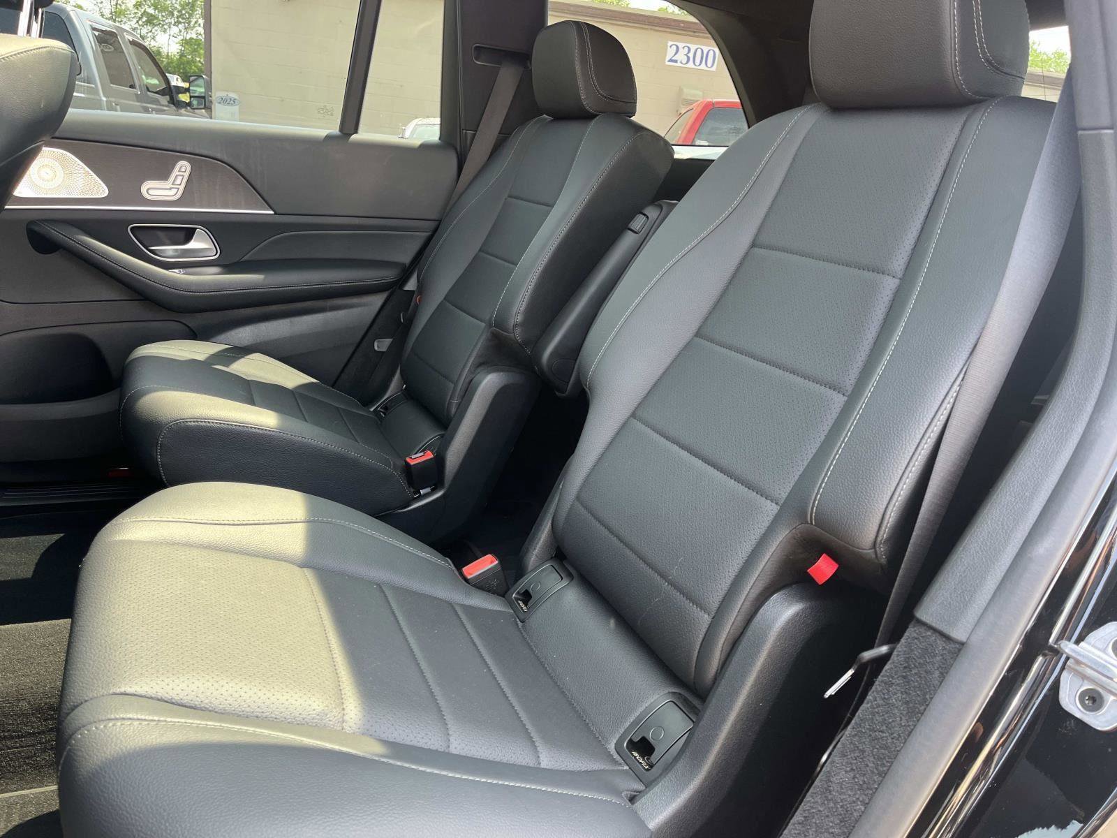 Used 2023 Mercedes-Benz GLS 450 4MATIC image 19