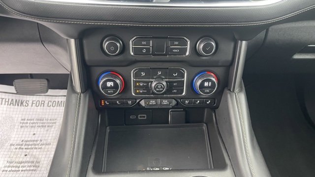 Used 2023 Chevrolet Suburban Premier image 20