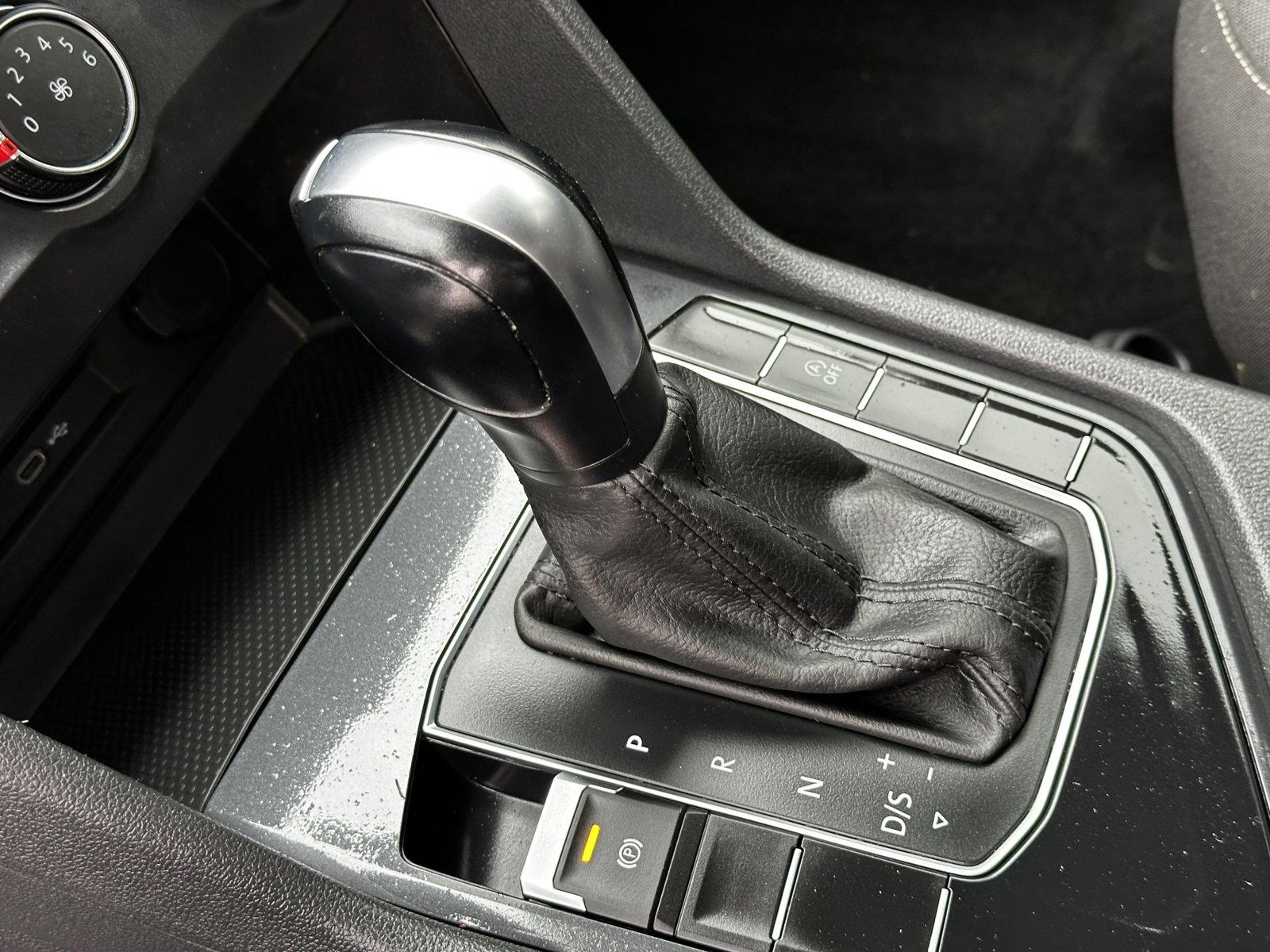 Used 2021 Volkswagen Tiguan S image 31