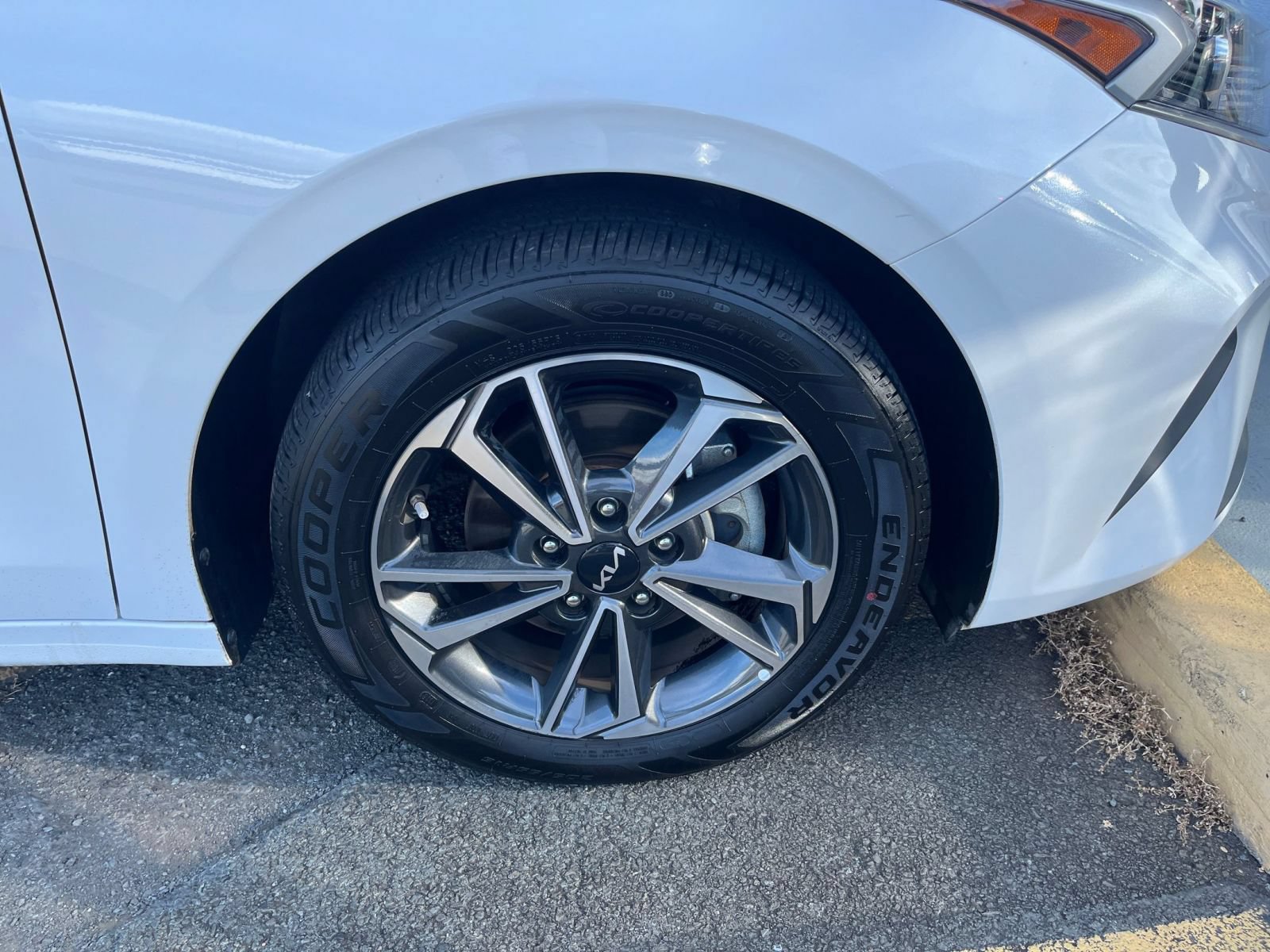 Used 2024 Kia Forte LXS FWD image 27