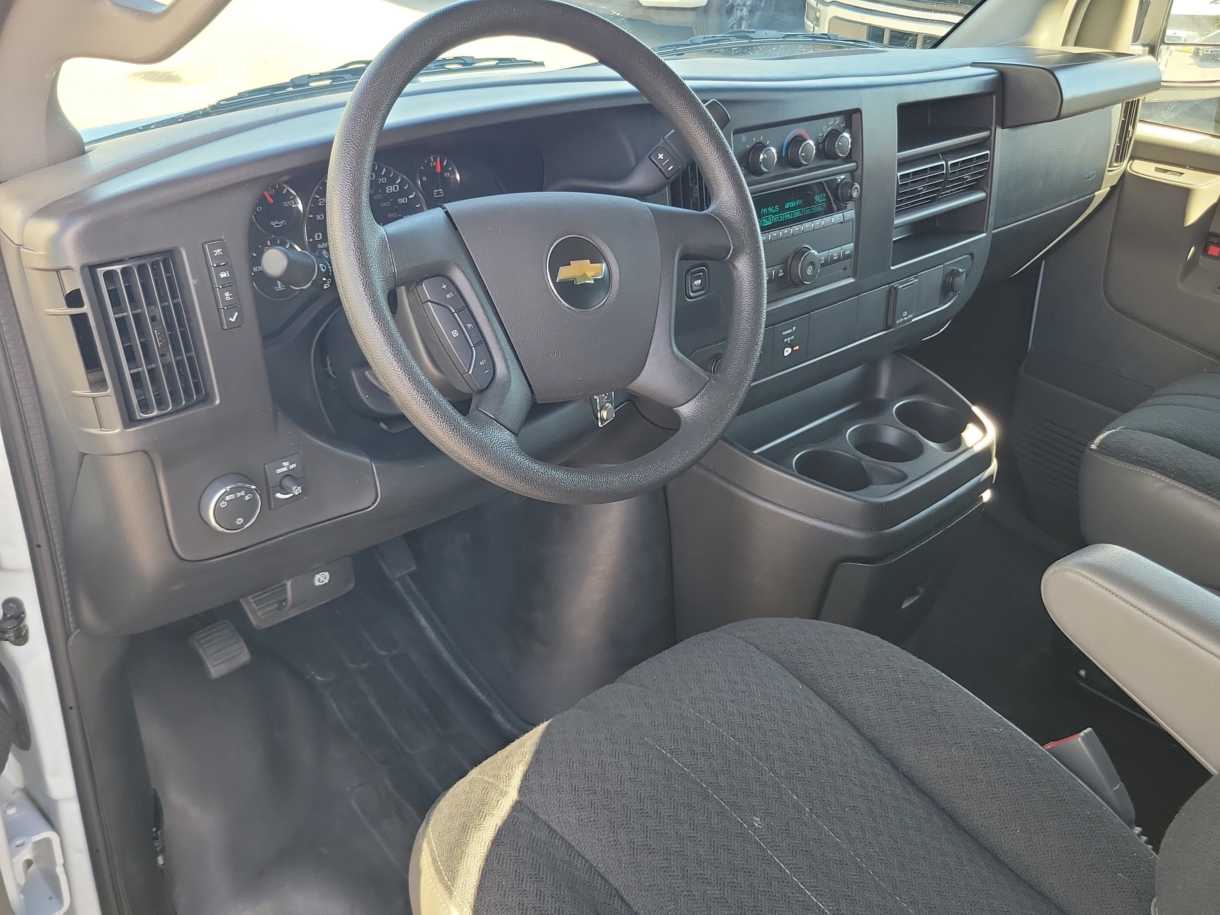 Used 2025 Chevrolet Express 2500 w/ Driver Convenience Package RWD image 21