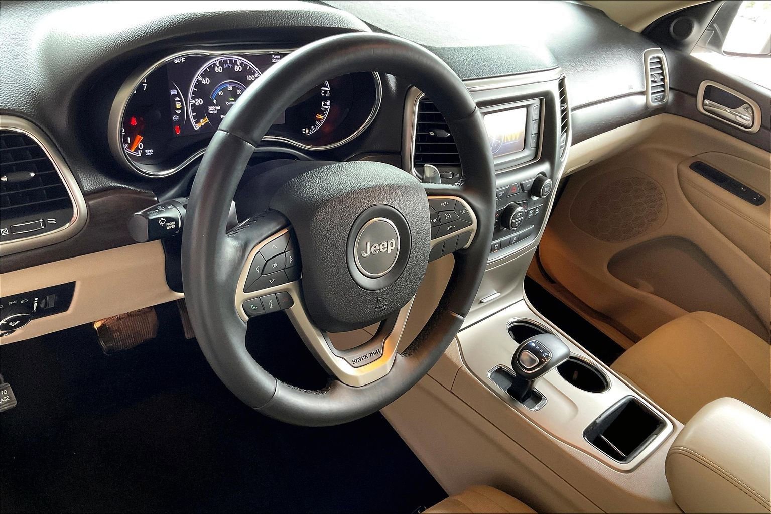 Used 2014 Jeep Grand Cherokee Laredo w/ Quick Order Package 23E AWD/4WD image 14