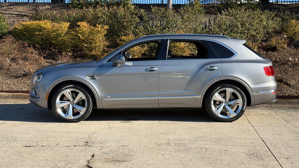Used 2018 Bentley Bentayga image 9