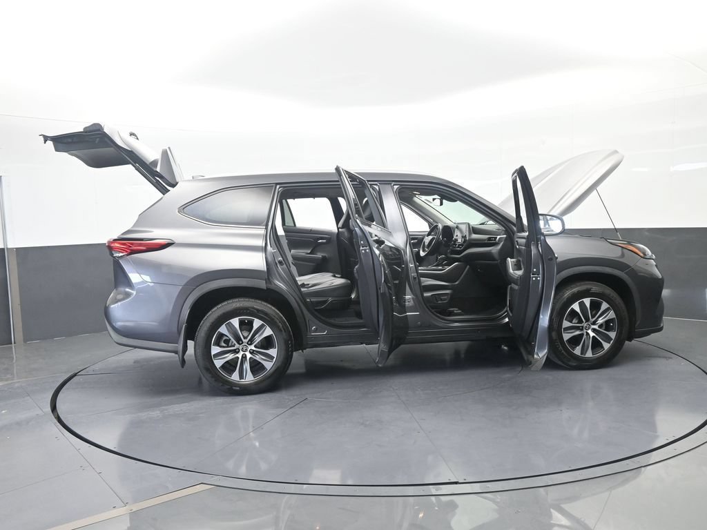 Used 2022 Toyota Highlander XLE AWD/4WD image 72