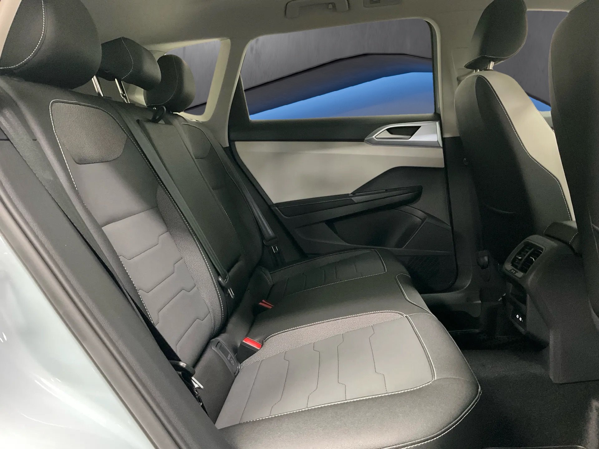 New 2026 Volkswagen Taos SE AWD/4WD image 11