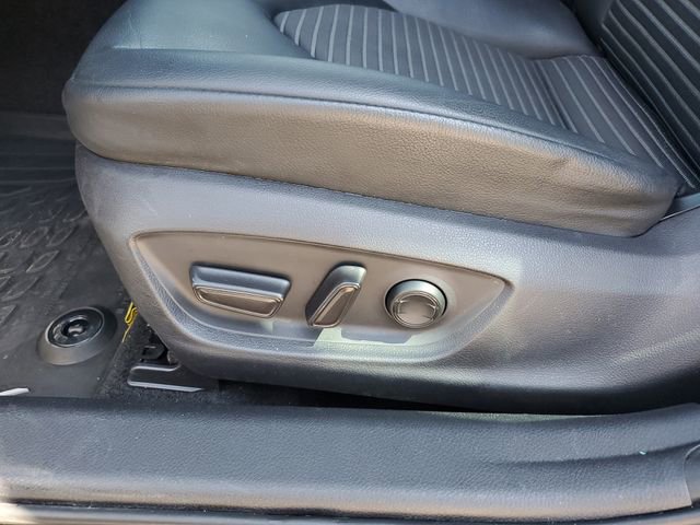 Used 2019 Toyota Camry SE image 16