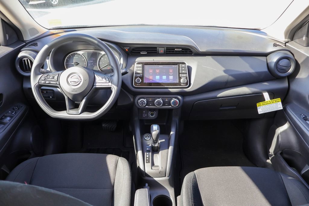 Certified 2025 Nissan Kicks Play S image 6