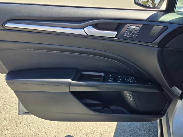 Used 2019 Ford Fusion Energi Titanium FWD image 16
