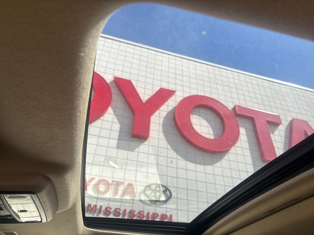 Used 2014 Toyota 4Runner SR5 Premium image 16