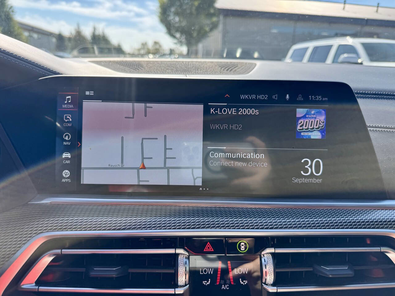 Used 2021 BMW X5 M50i w/ Executive Package image 16