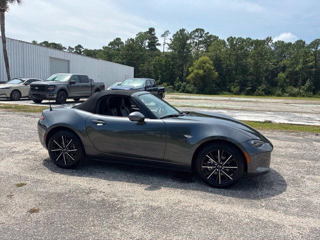 Used 2024 MAZDA MX-5 Miata Grand Touring w/ Weather Package RWD image 25