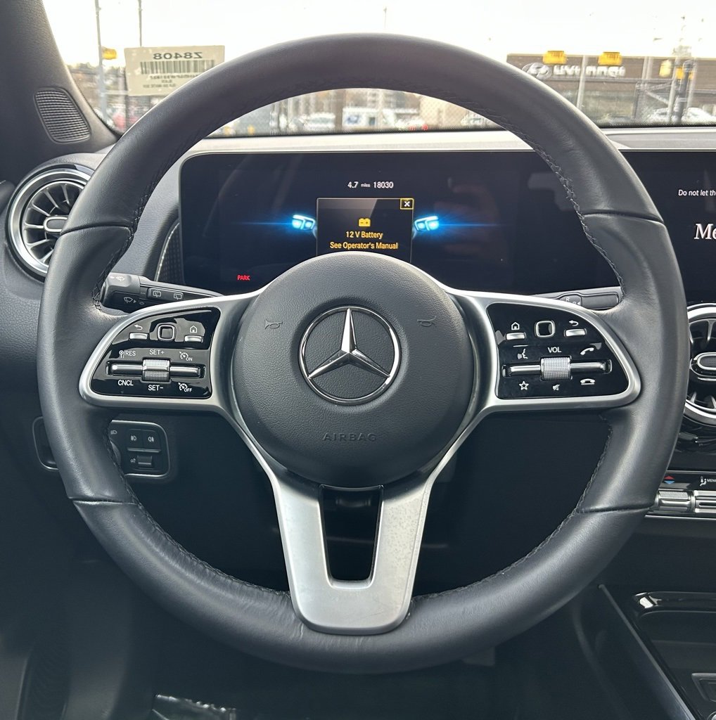 Used 2023 Mercedes-Benz GLB 250 4MATIC w/ Premium Package image 21