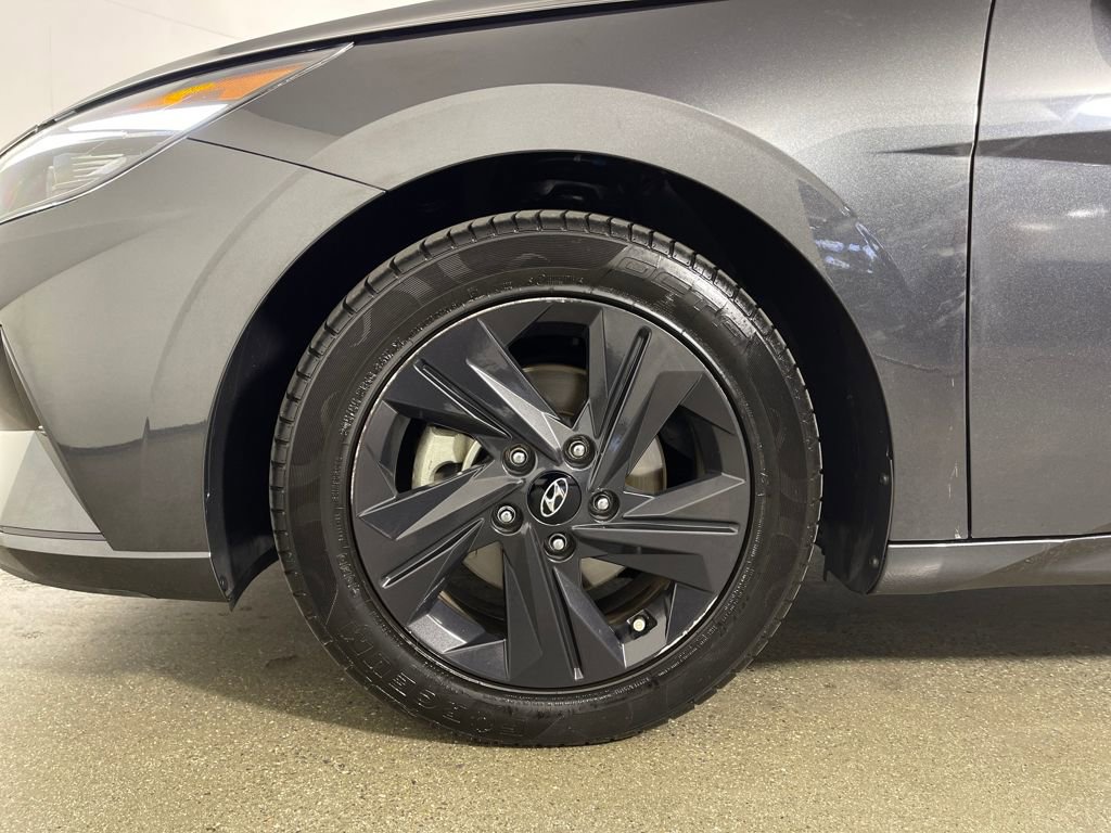 Used 2023 Hyundai Elantra SEL FWD image 11