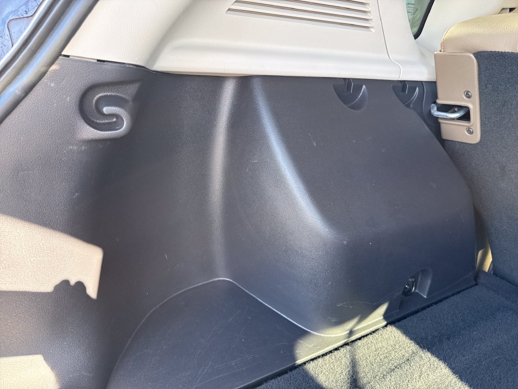 Used 2017 Jeep Compass Latitude FWD image 38