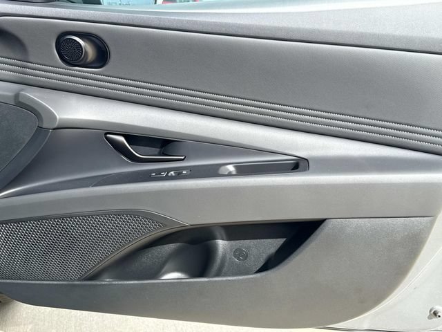 New 2026 Hyundai Elantra SEL FWD image 17