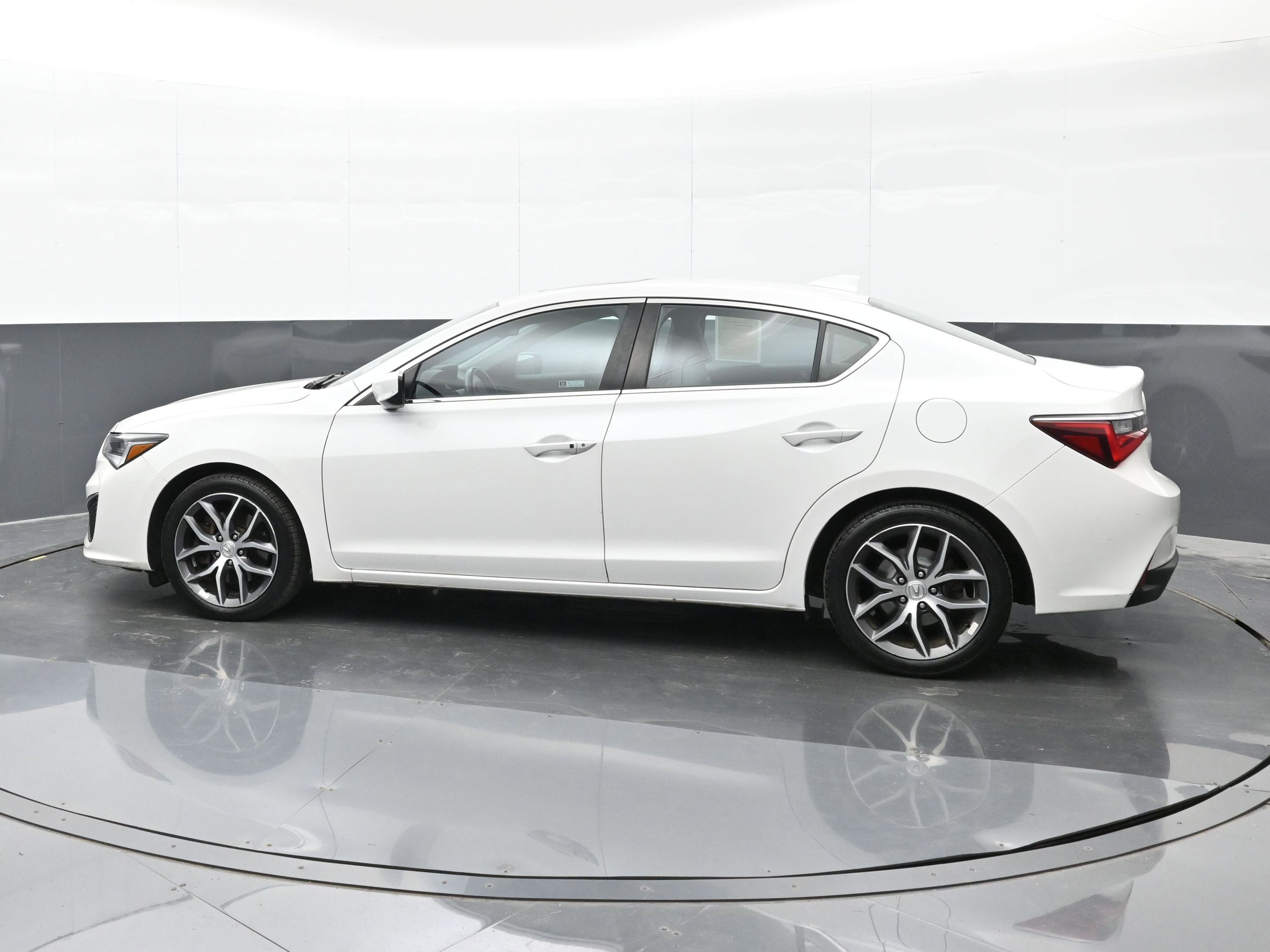 Used 2020 Acura ILX w/ Premium Package image 5