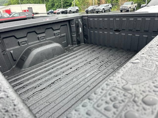 New 2026 GMC Sierra 1500 SLT w/ SLT Premium Package AWD/4WD image 5