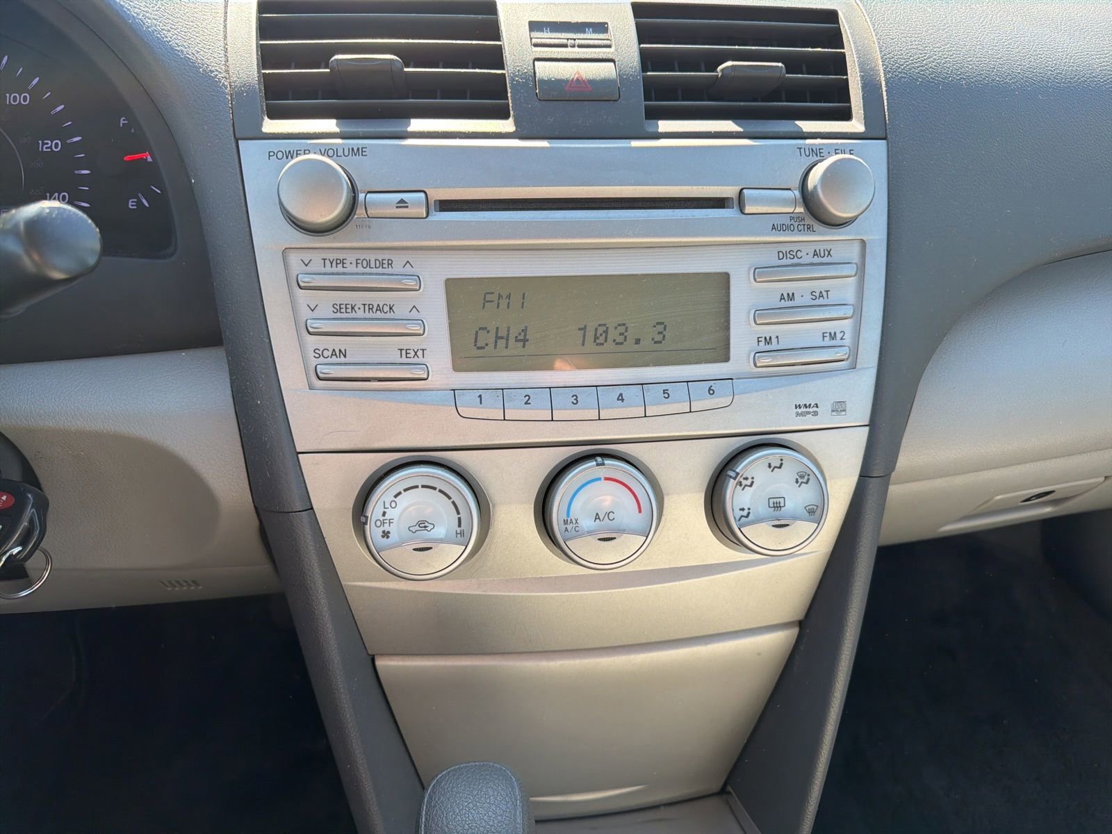 Used 2011 Toyota Camry LE w/ LE Extra-Value Pkg FWD image 11