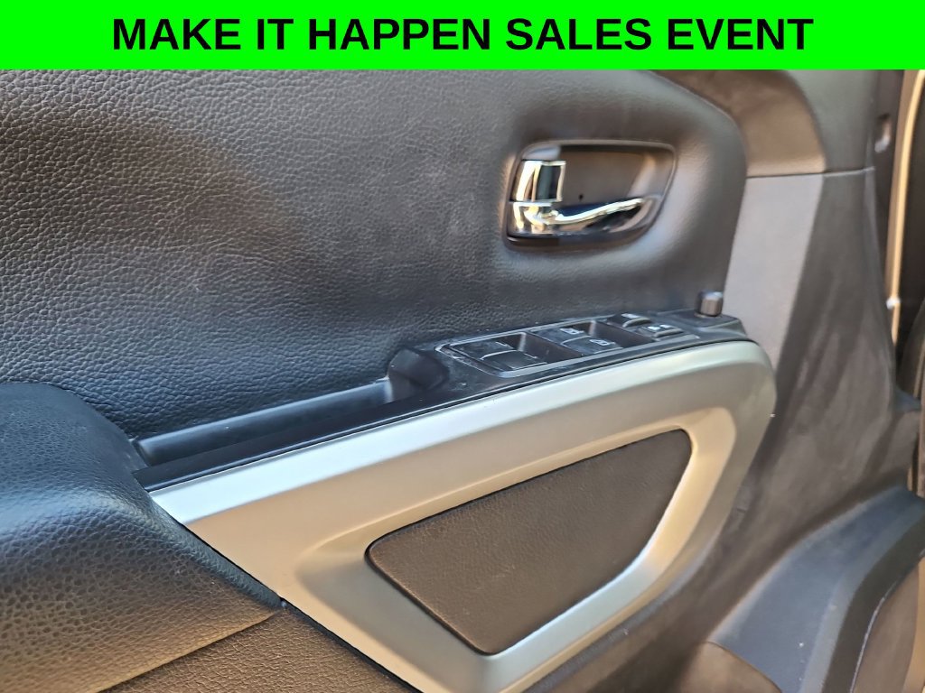 Used 2019 Nissan Titan SV w/ SV Convenience Package RWD image 21