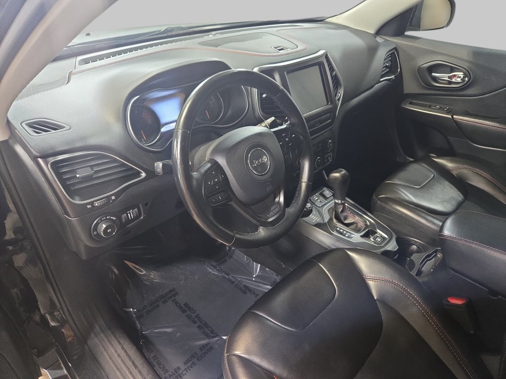 Used 2019 Jeep Cherokee Trailhawk w/ Cold Weather Group AWD/4WD image 19