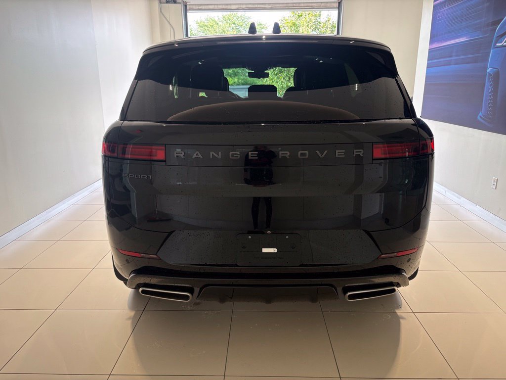 Used 2025 Land Rover Range Rover Sport Dynamic SE AWD/4WD image 6