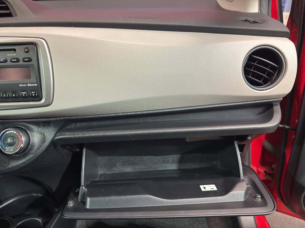 Used 2014 Toyota Yaris L FWD image 22