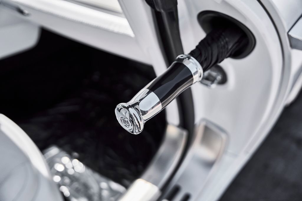 Used 2019 Rolls-Royce Wraith RWD image 23