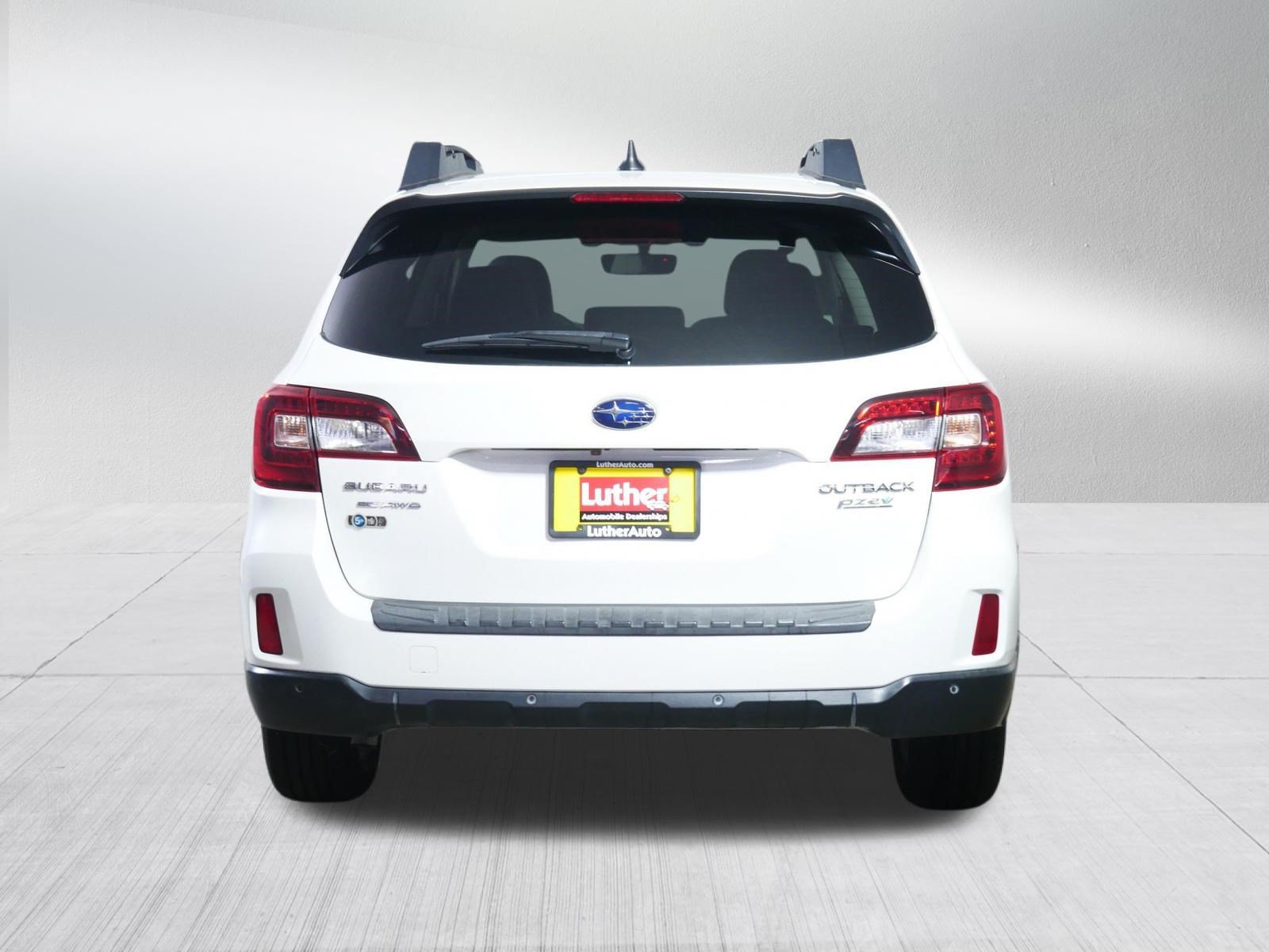 Used 2017 Subaru Outback 2.5i Limited AWD/4WD image 6