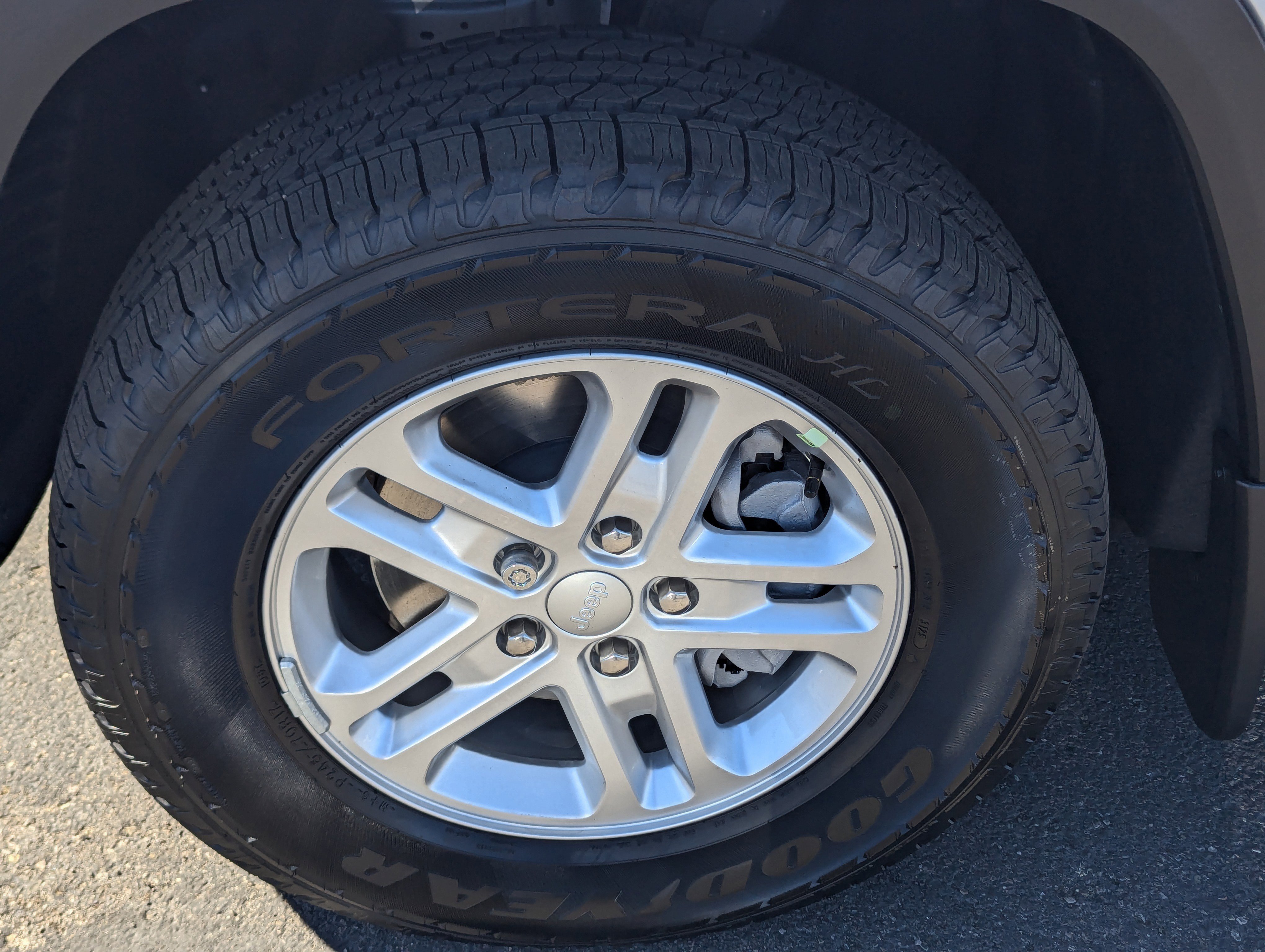 New 2025 Jeep Grand Cherokee Laredo image 7