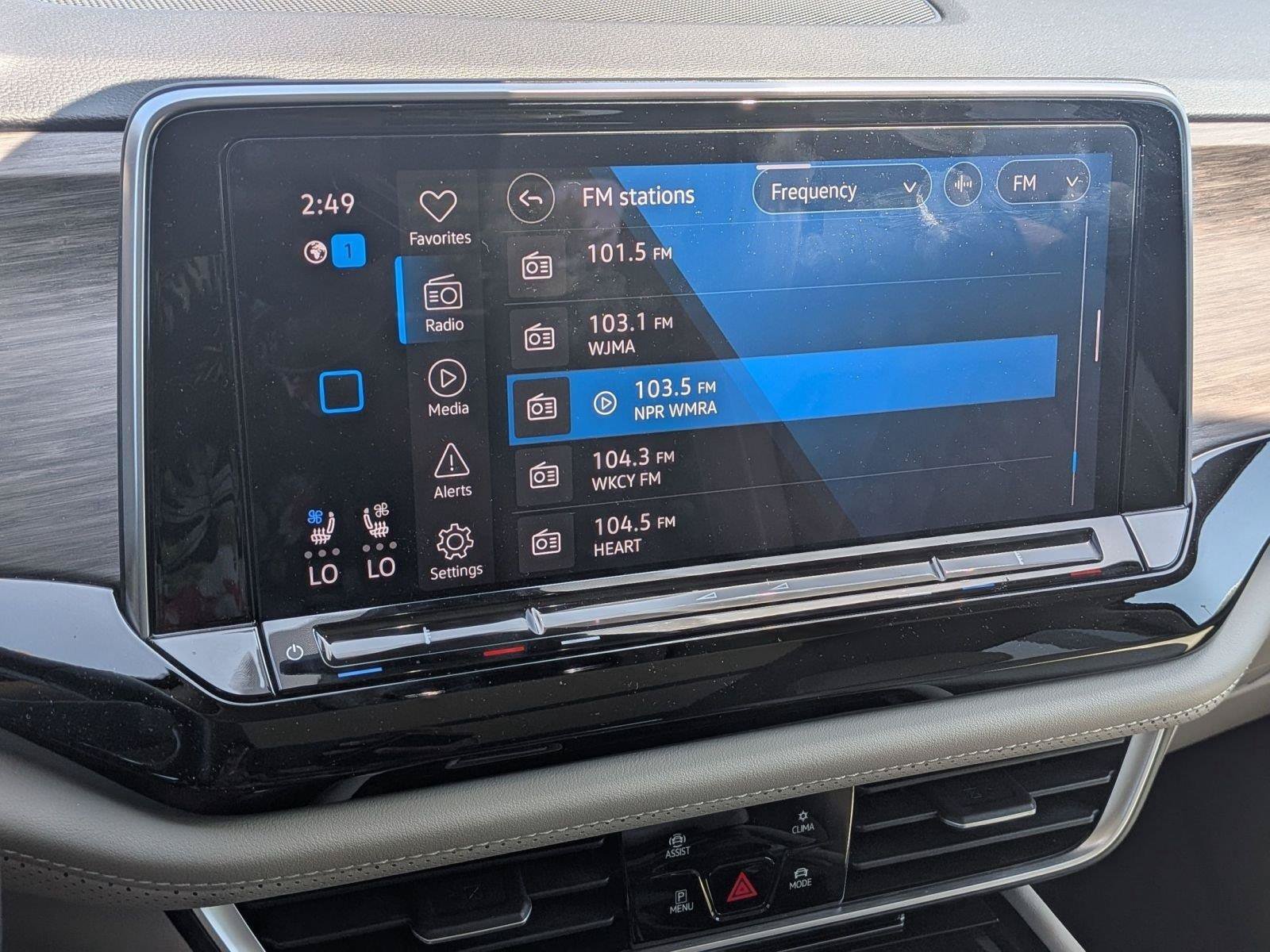 Used 2024 Volkswagen Atlas SEL Premium R-Line AWD/4WD image 9