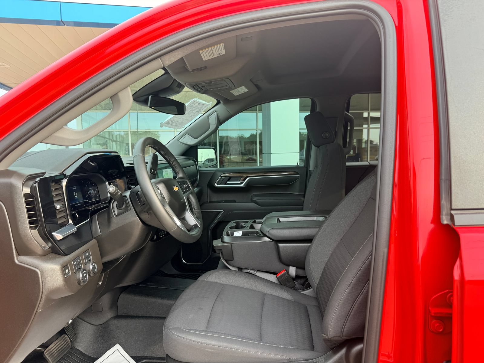 Used 2025 Chevrolet Silverado 1500 LT AWD/4WD image 11