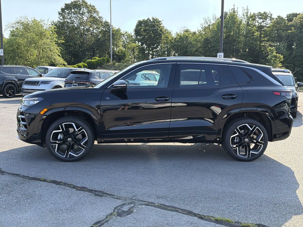 New 2026 Volkswagen Tiguan SEL R-Line AWD/4WD image 2