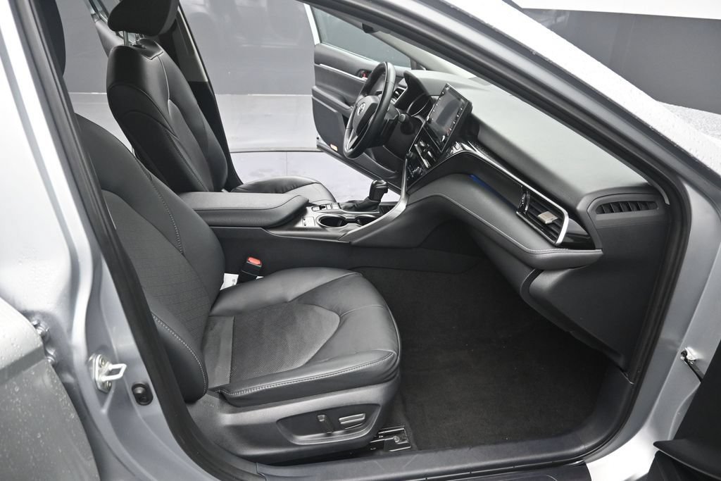 Used 2024 Toyota Camry XSE FWD image 31