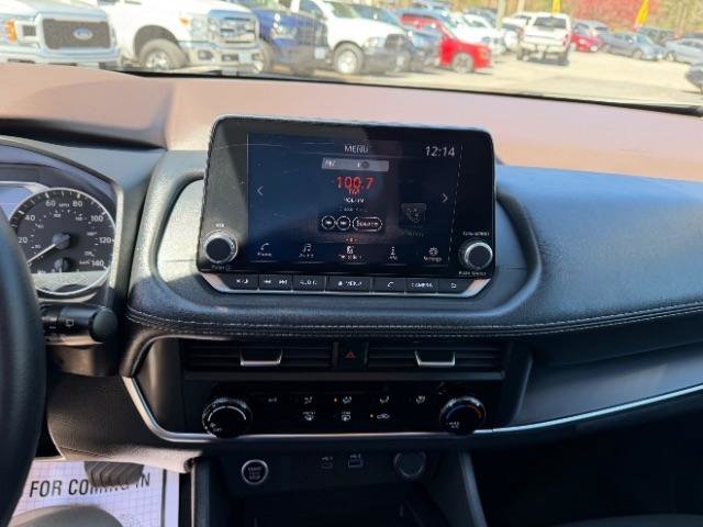 Used 2023 Nissan Rogue S image 27