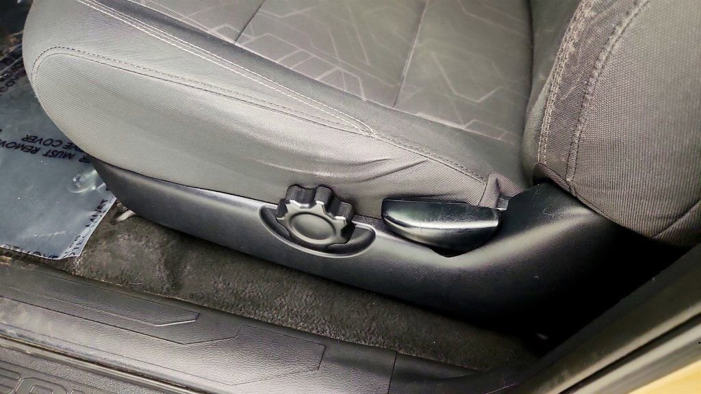 Used 2016 Toyota Tacoma TRD Sport w/ Towing Package image 11